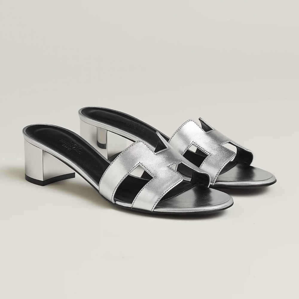 Hermès Gris Argenté Oasis Sandals
